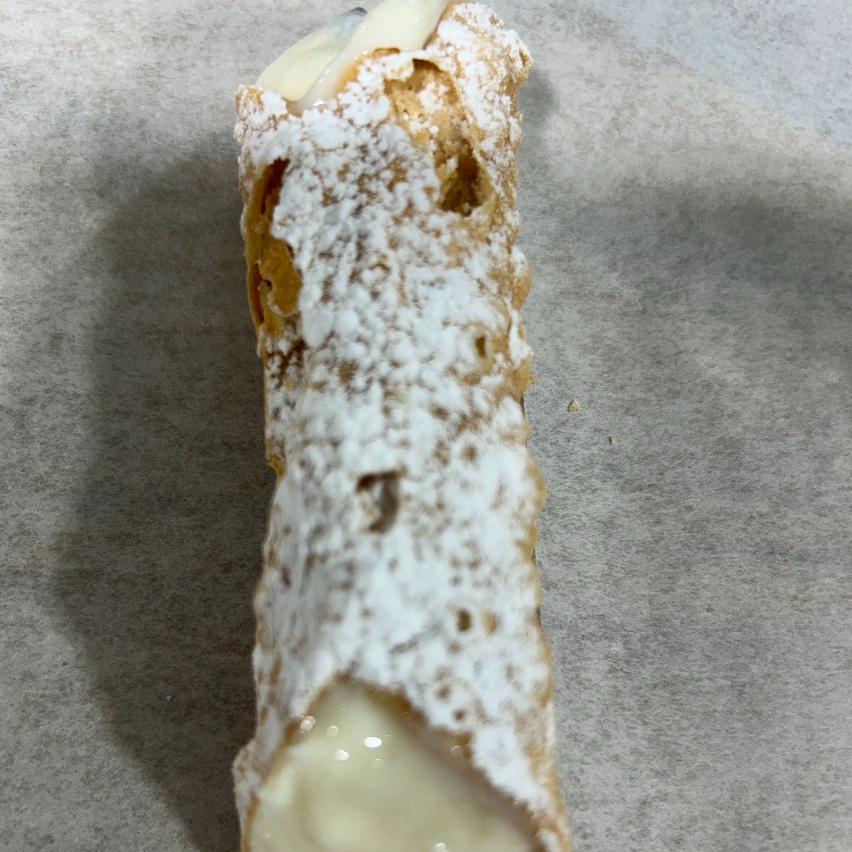 Cannoli.