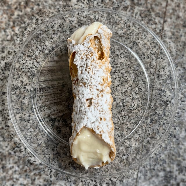 Cannoli.